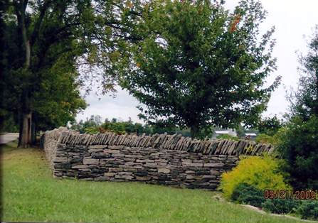 KentuckyFence.jpg (45206 bytes)